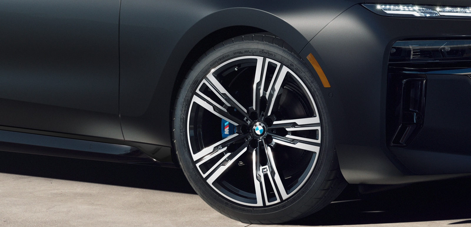 Edison BMW | 2023 BMW 7 Series Sedan Exterior View | New BMW Dealership