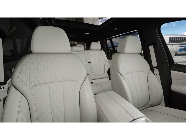 2027 BMW X7 M60i