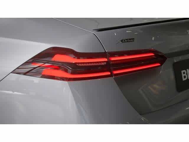 2026 BMW 5 Series 550e xDrive