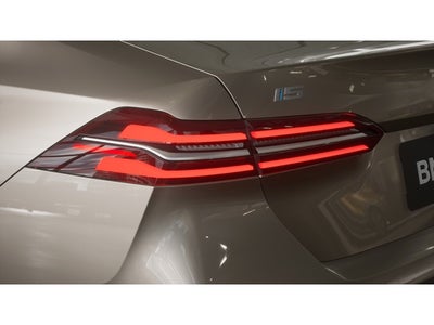 2026 BMW i5 xDrive40