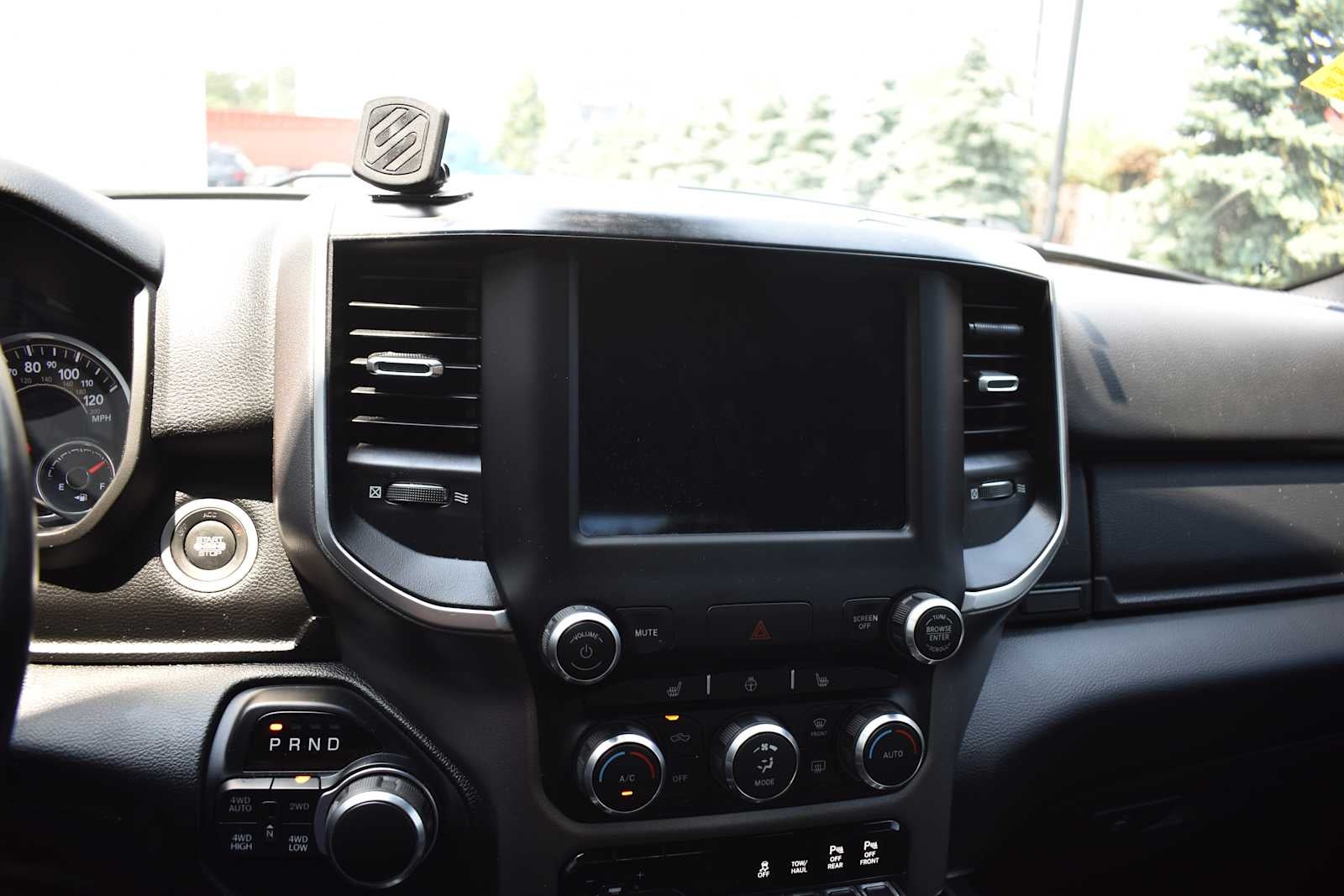 2019 RAM 1500 Big Horn/Lone Star 4x4 Quad Cab 64 Box