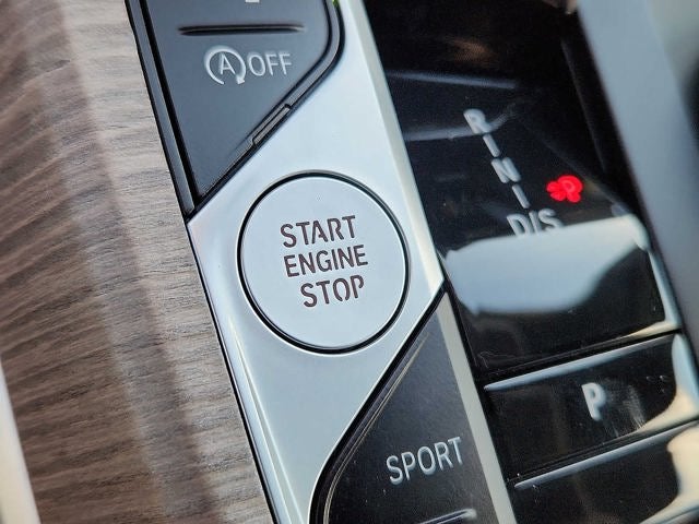 2025 BMW 3 Series 330i xDrive Sedan