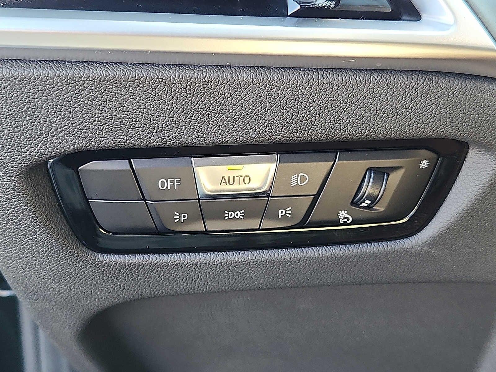 2025 BMW 3 Series 330i xDrive Sedan