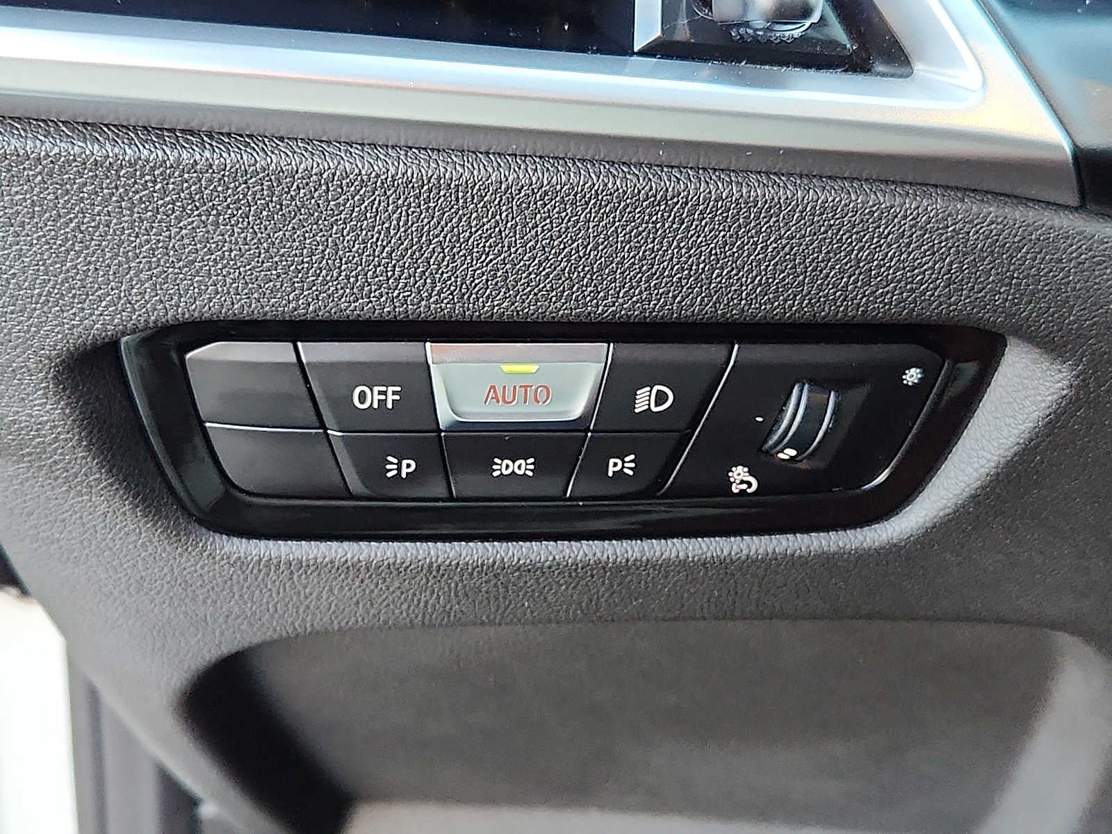 2025 BMW 3 Series 330i xDrive Sedan