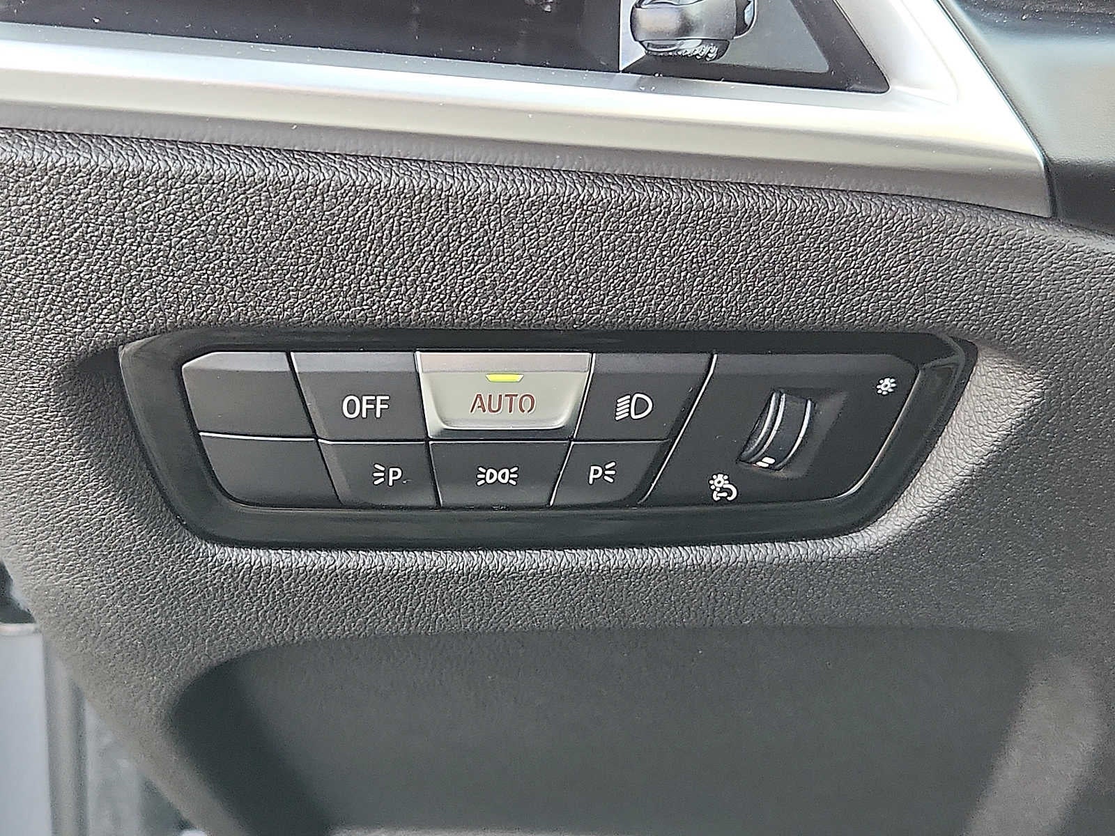 2025 BMW 3 Series 330i xDrive Sedan