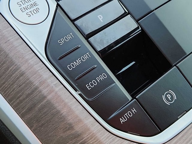 2025 BMW 3 Series 330i xDrive Sedan