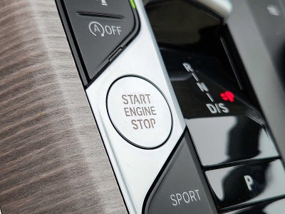 2025 BMW 3 Series 330i xDrive Sedan