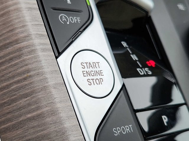 2025 BMW 3 Series 330i xDrive Sedan