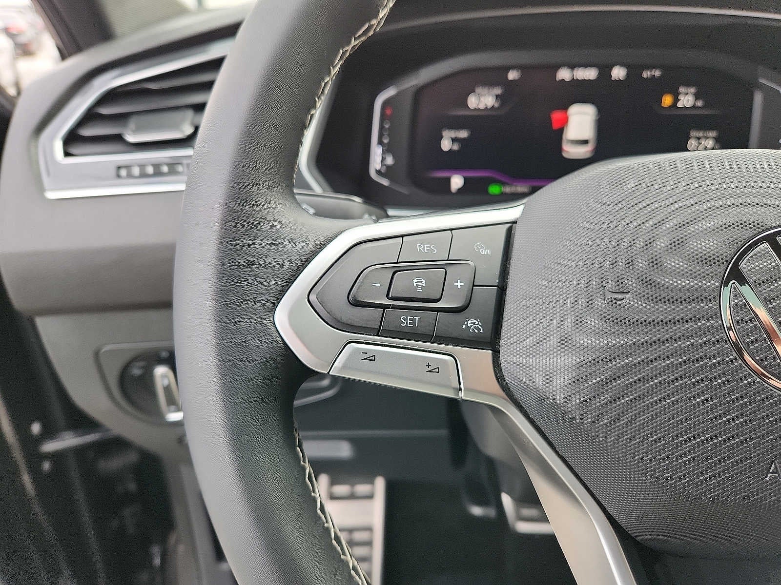 2023 Volkswagen Tiguan 2.0T SEL R-Line 4MOTION