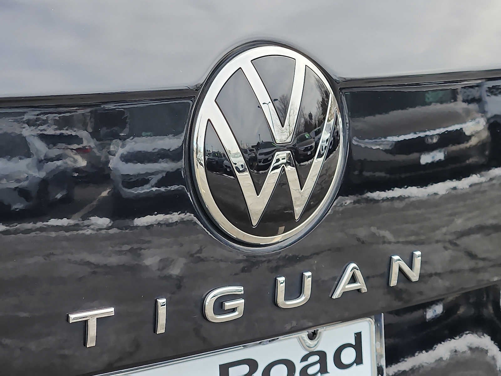 2023 Volkswagen Tiguan 2.0T SEL R-Line 4MOTION