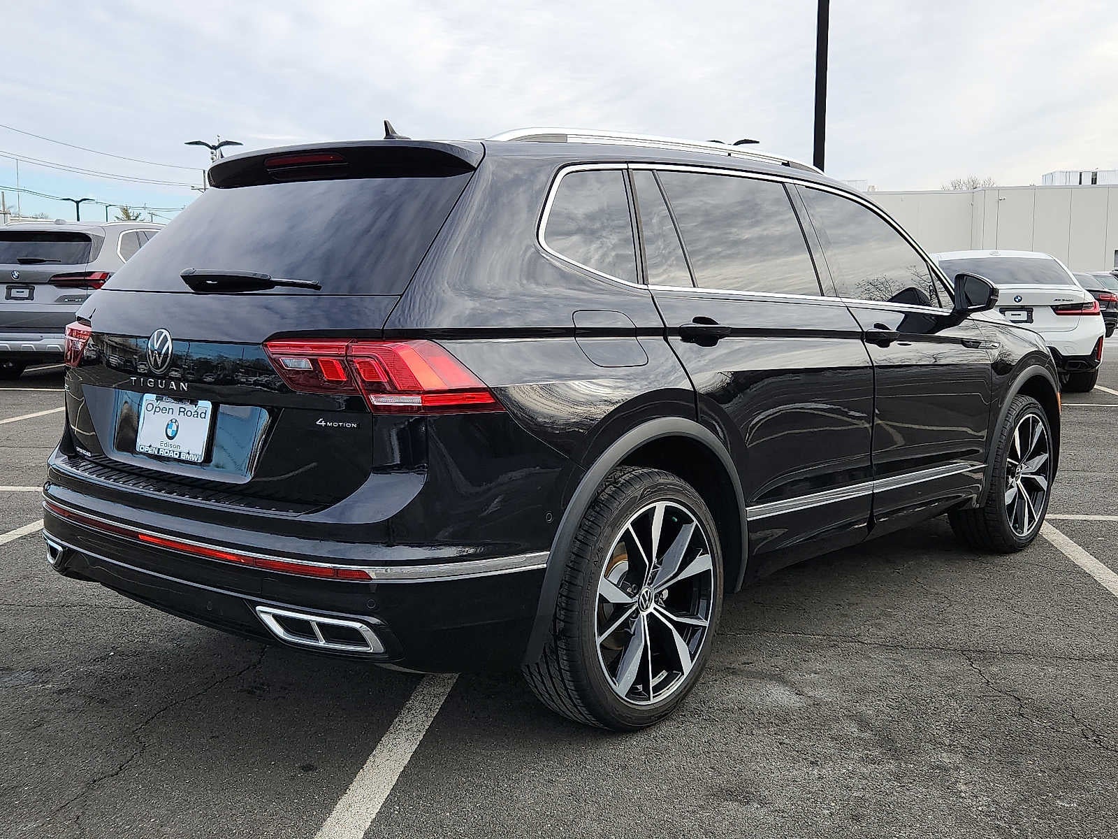 2023 Volkswagen Tiguan 2.0T SEL R-Line 4MOTION