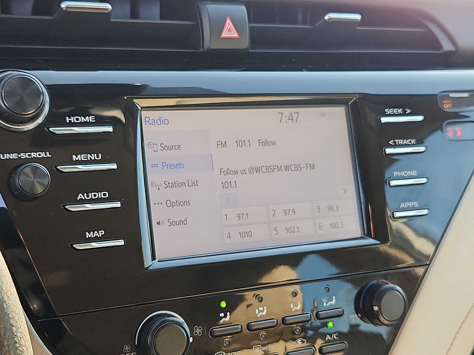 2019 Toyota Camry LE Auto