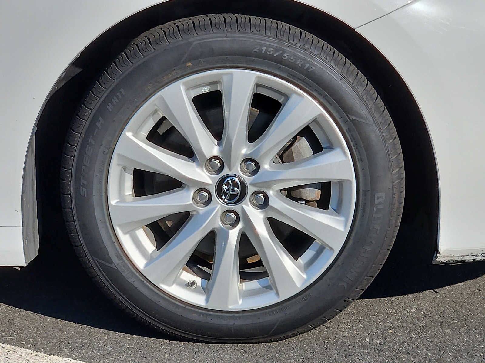 2019 Toyota Camry LE Auto