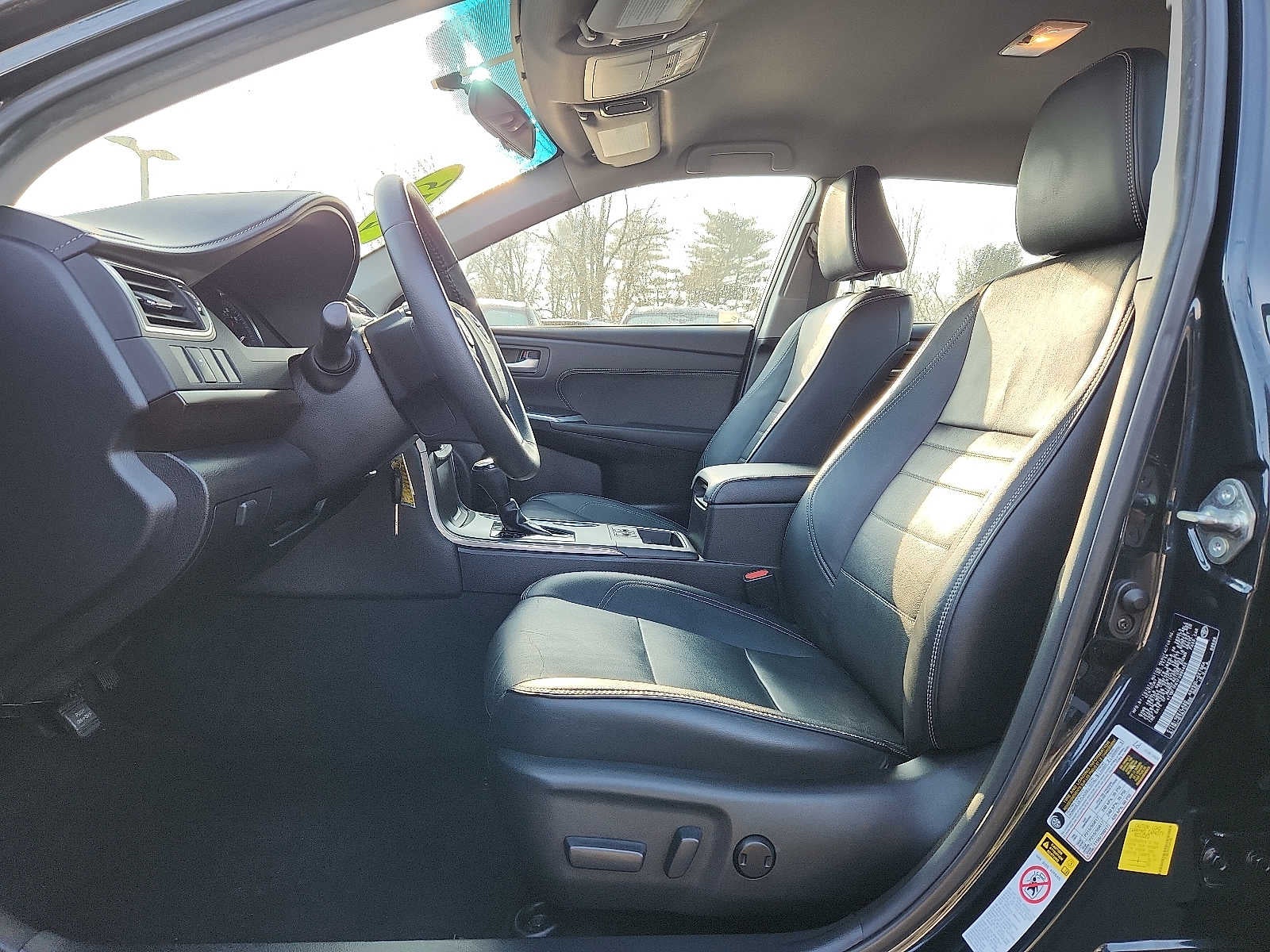 2015 Toyota Camry 4dr Sdn I4 Auto XLE