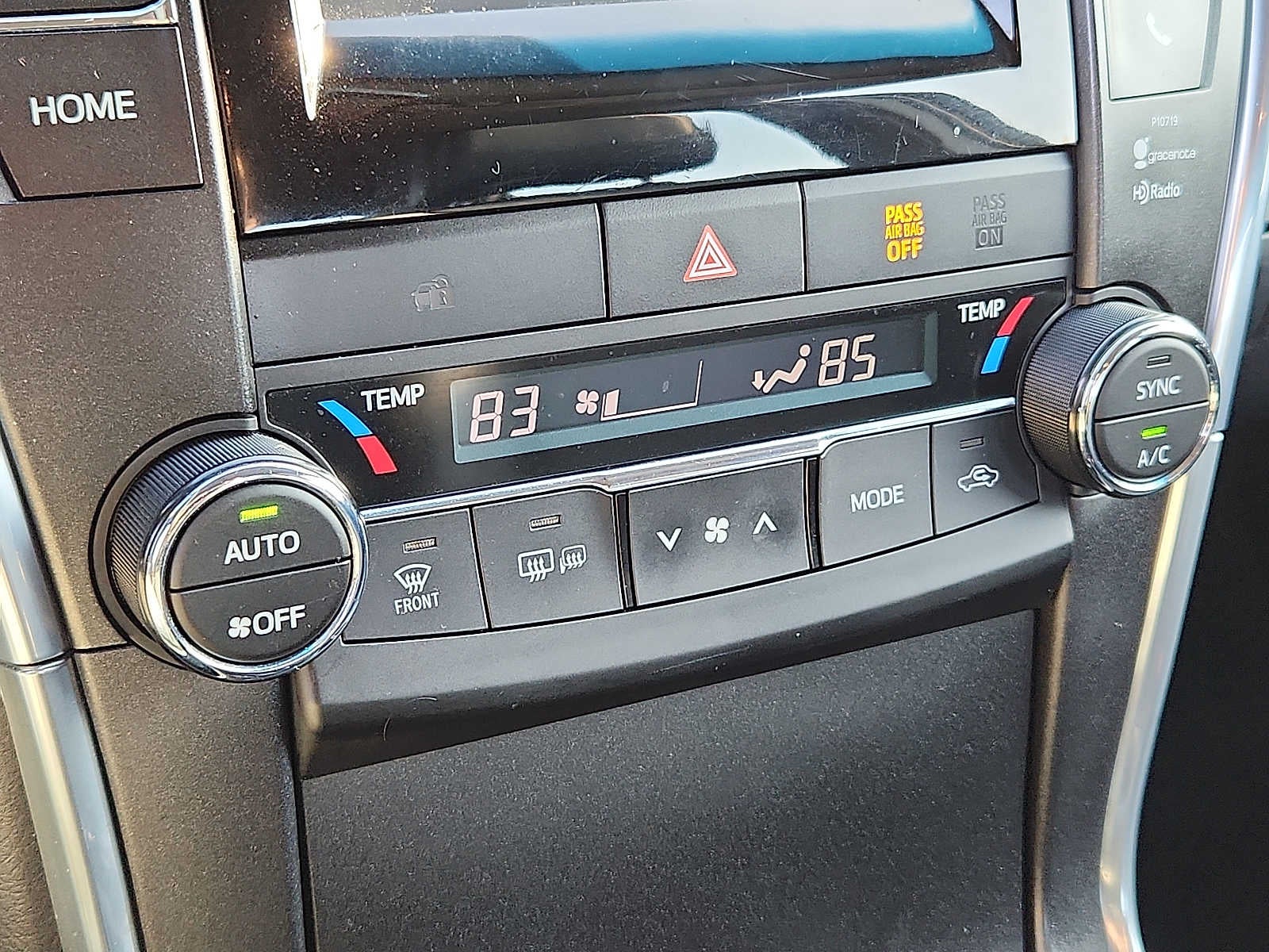 2015 Toyota Camry 4dr Sdn I4 Auto XLE