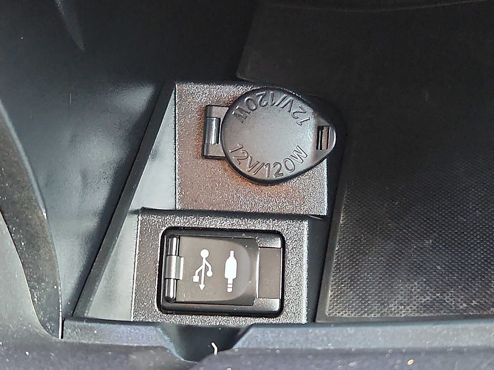 2015 Toyota Camry 4dr Sdn I4 Auto XLE