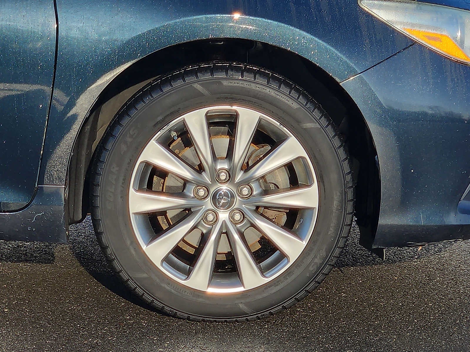 2015 Toyota Camry 4dr Sdn I4 Auto XLE