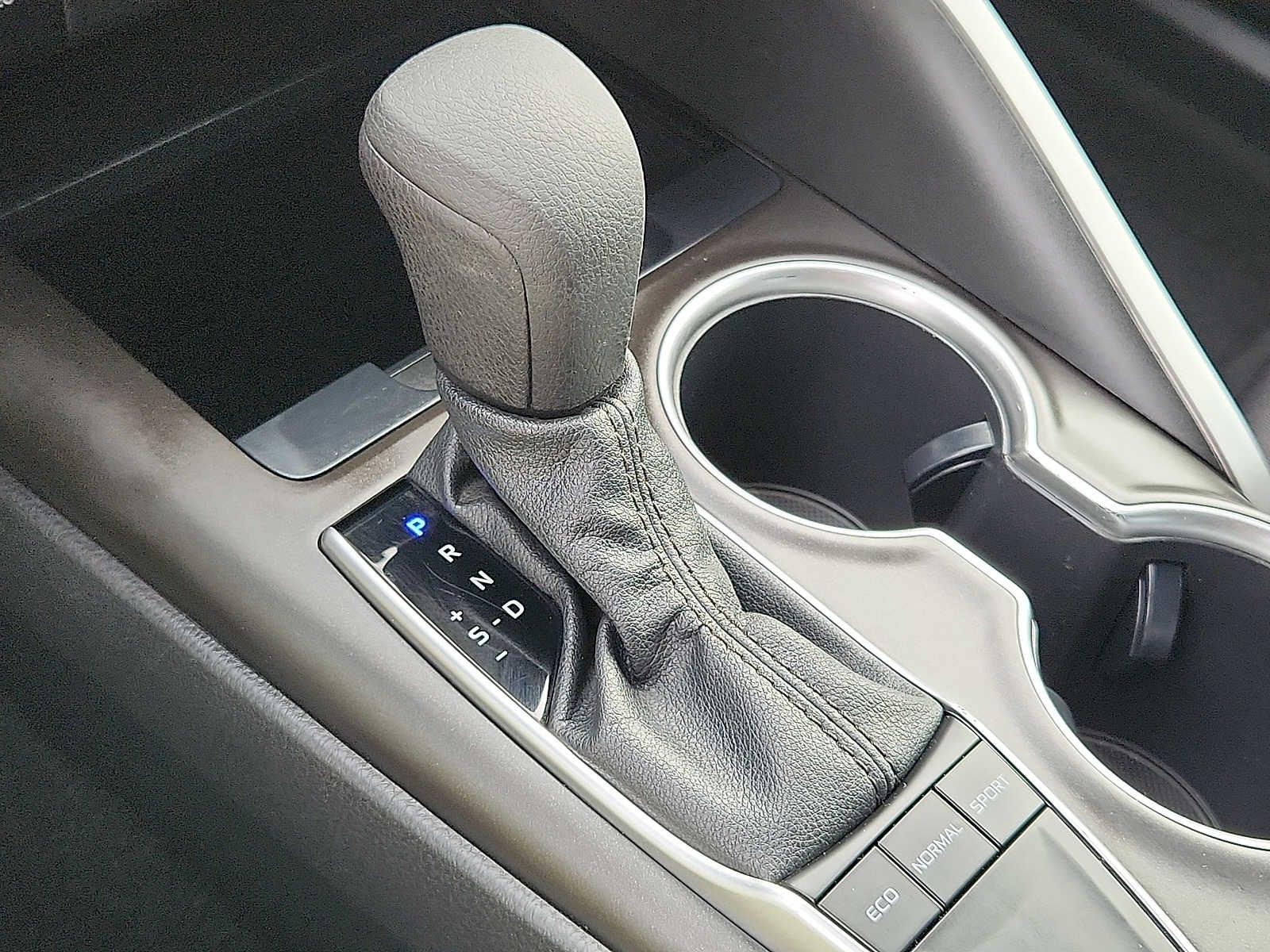 2022 Toyota Camry LE Auto