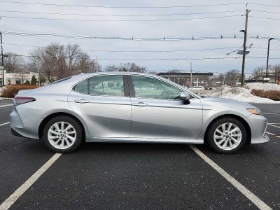 2022 Toyota Camry LE Auto