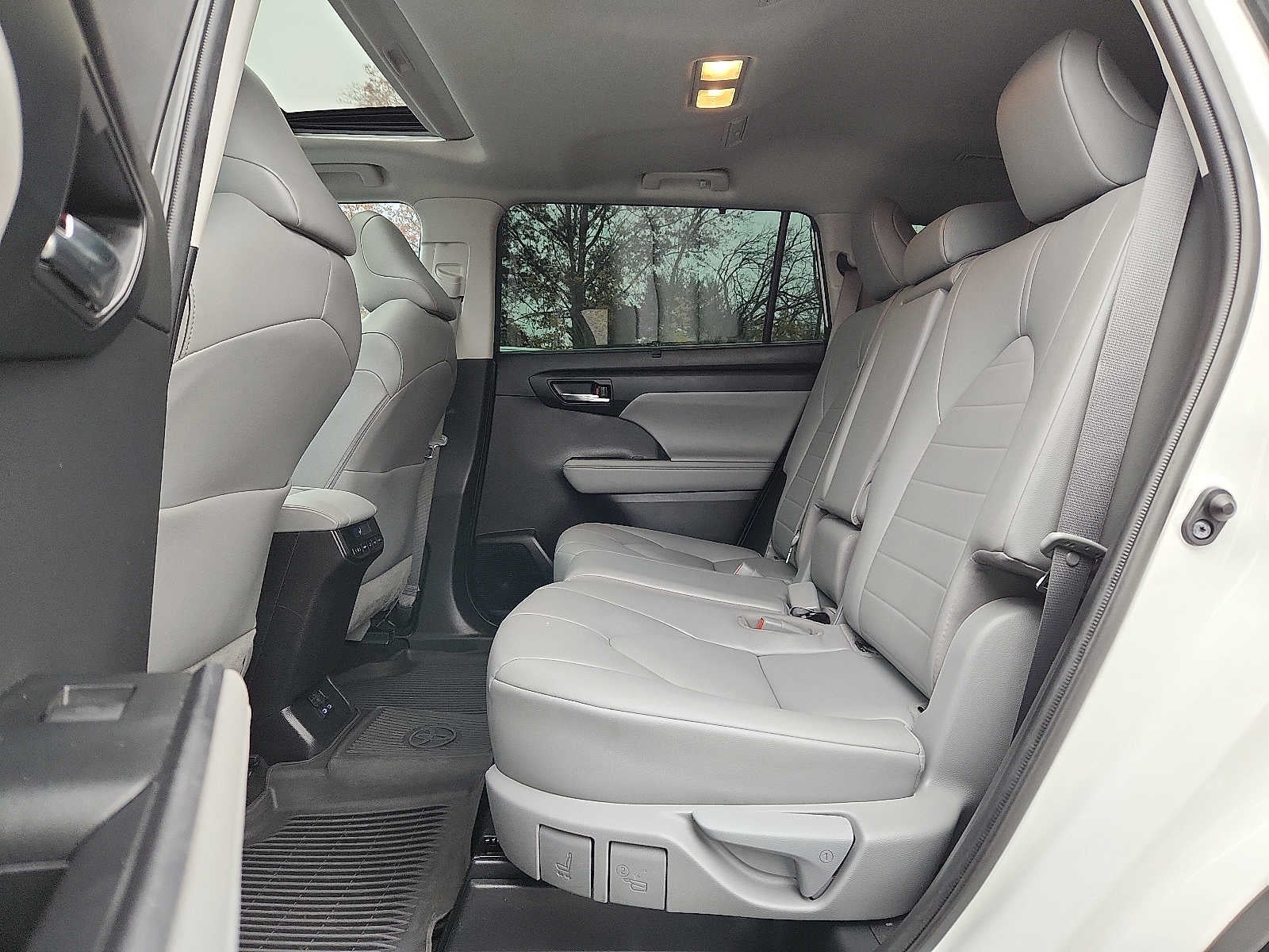 2022 Toyota Highlander XLE AWD