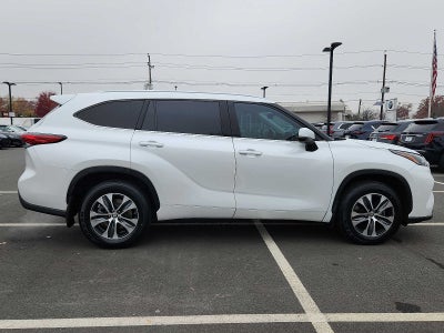 2022 Toyota Highlander XLE AWD