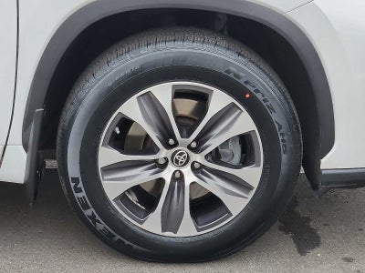 2022 Toyota Highlander XLE AWD