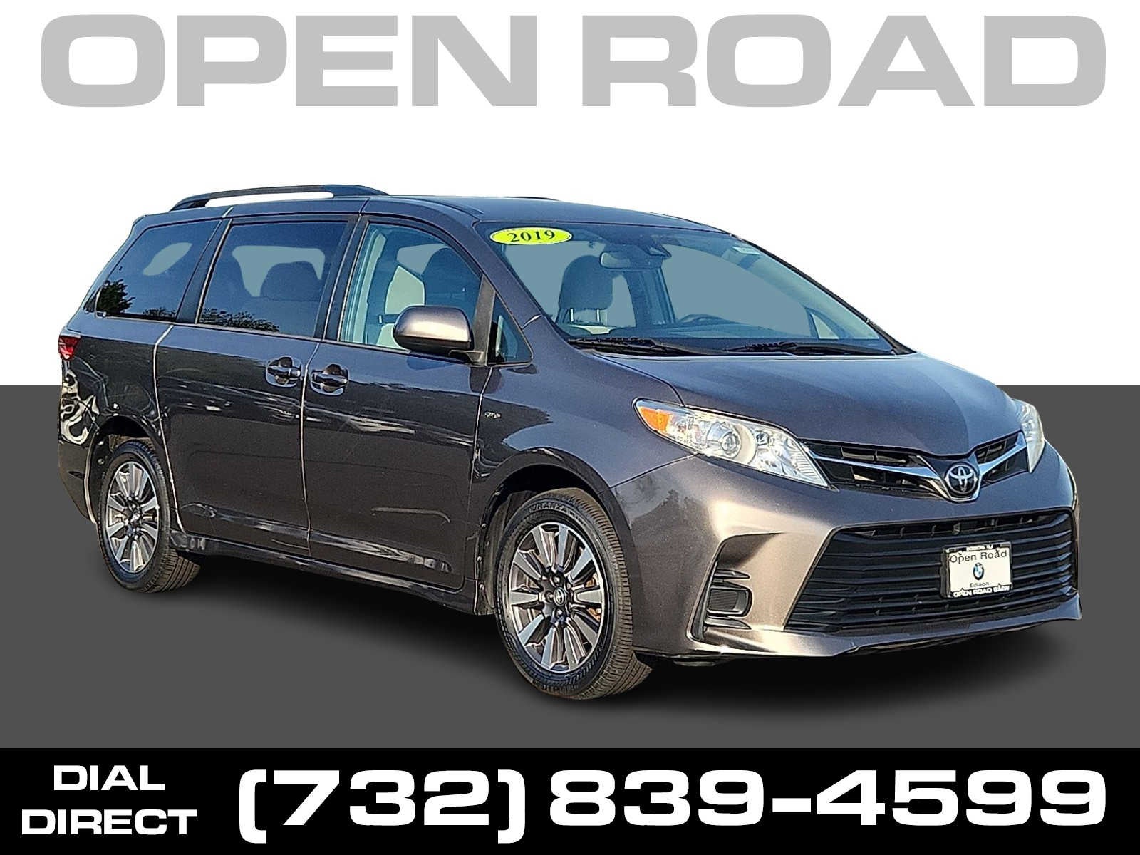 2019 Toyota Sienna LE V6 AWD 7-Passenger's photo