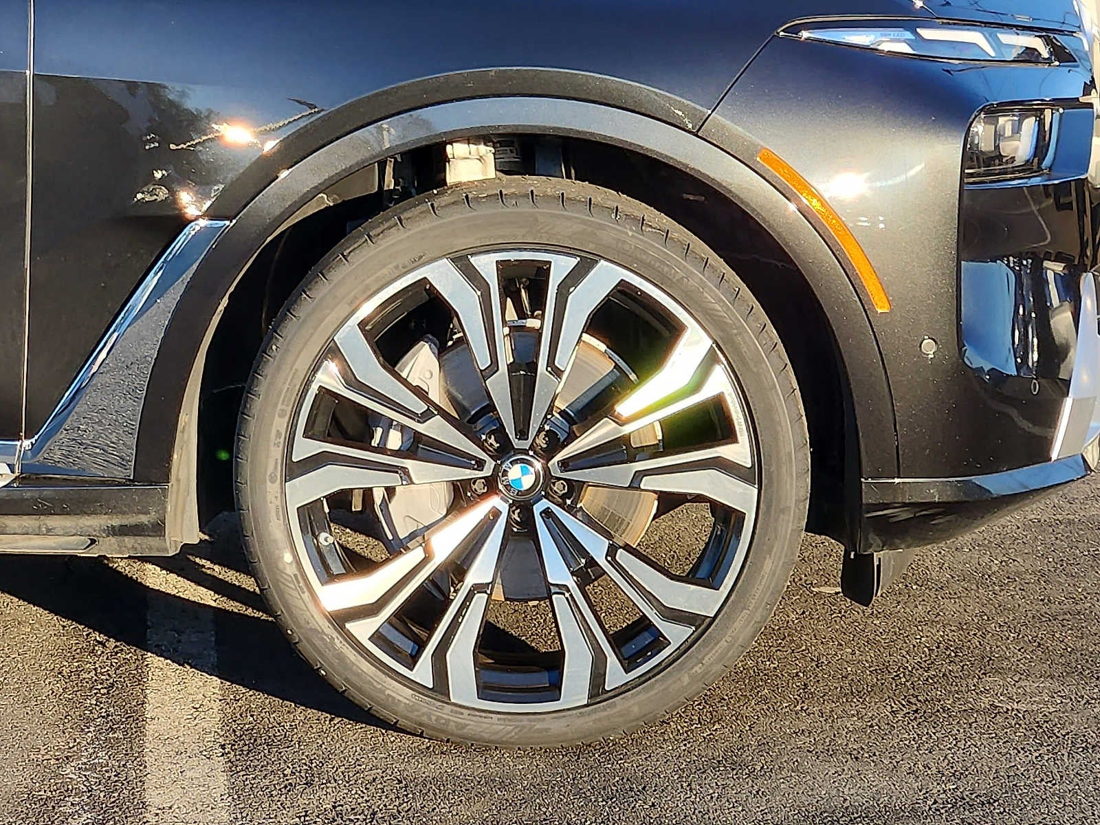 2023 BMW X7 xDrive40i Sports Activity Vehicle