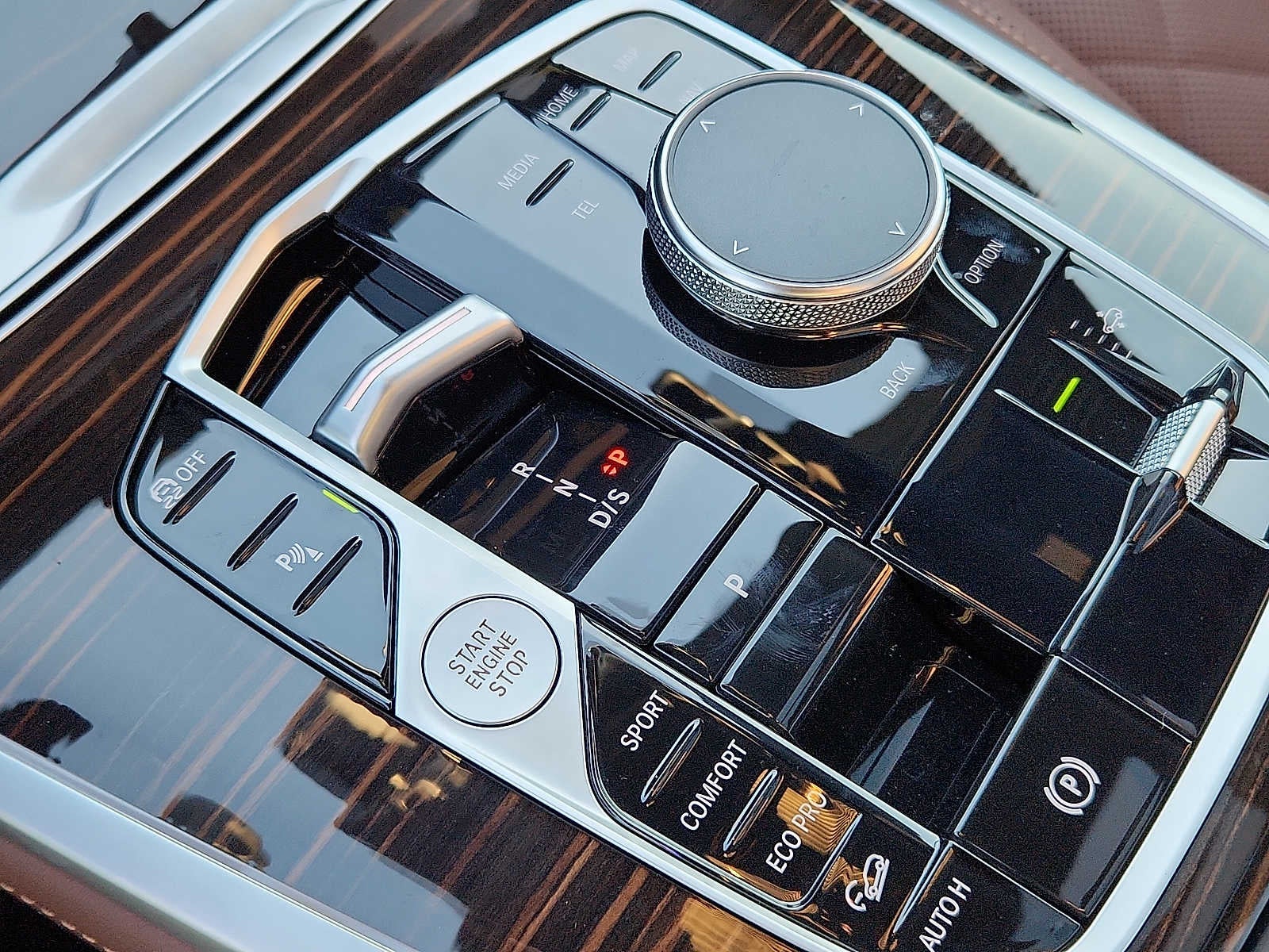 2026 BMW X7 xDrive40i Sports Activity Vehicle