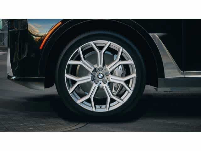 2026 BMW X7 xDrive40i Sports Activity Vehicle