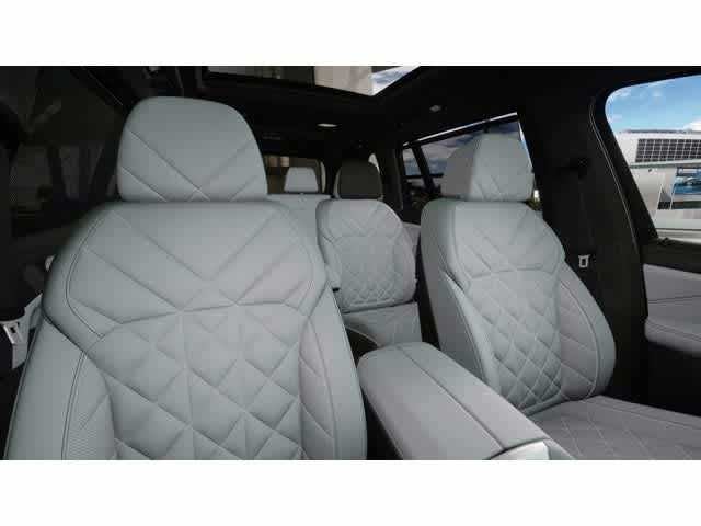 2027 BMW X7 xDrive40i Sports Activity Vehicle