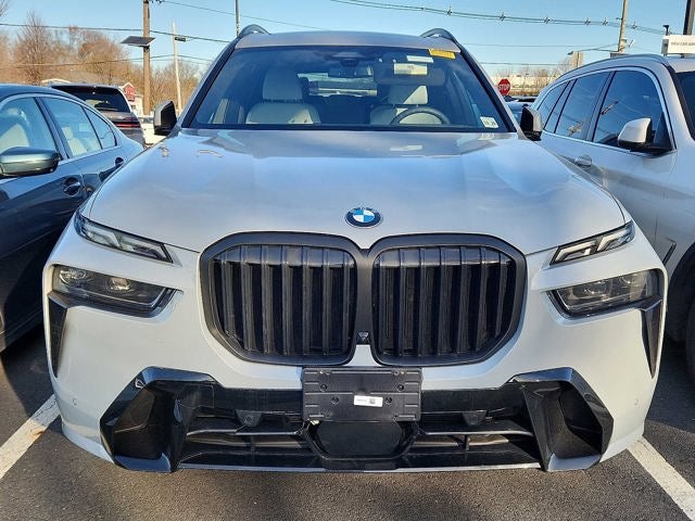 2025 BMW X7 xDrive40i Sports Activity Vehicle