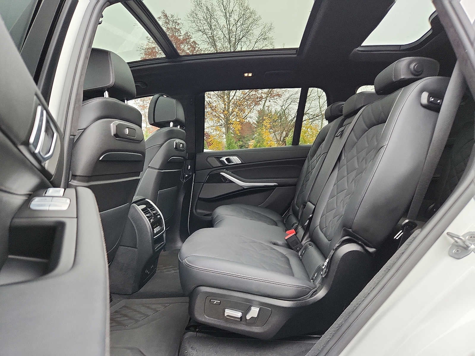 2024 BMW X7 xDrive40i Sports Activity Vehicle