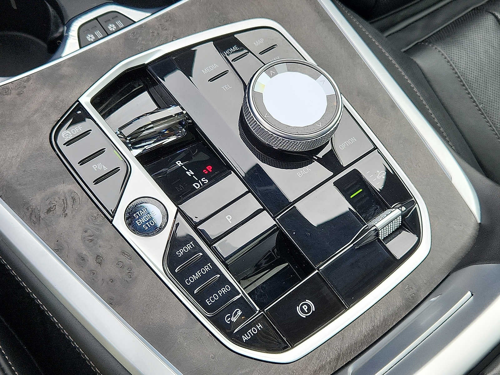 2023 BMW X7 xDrive40i Sports Activity Vehicle