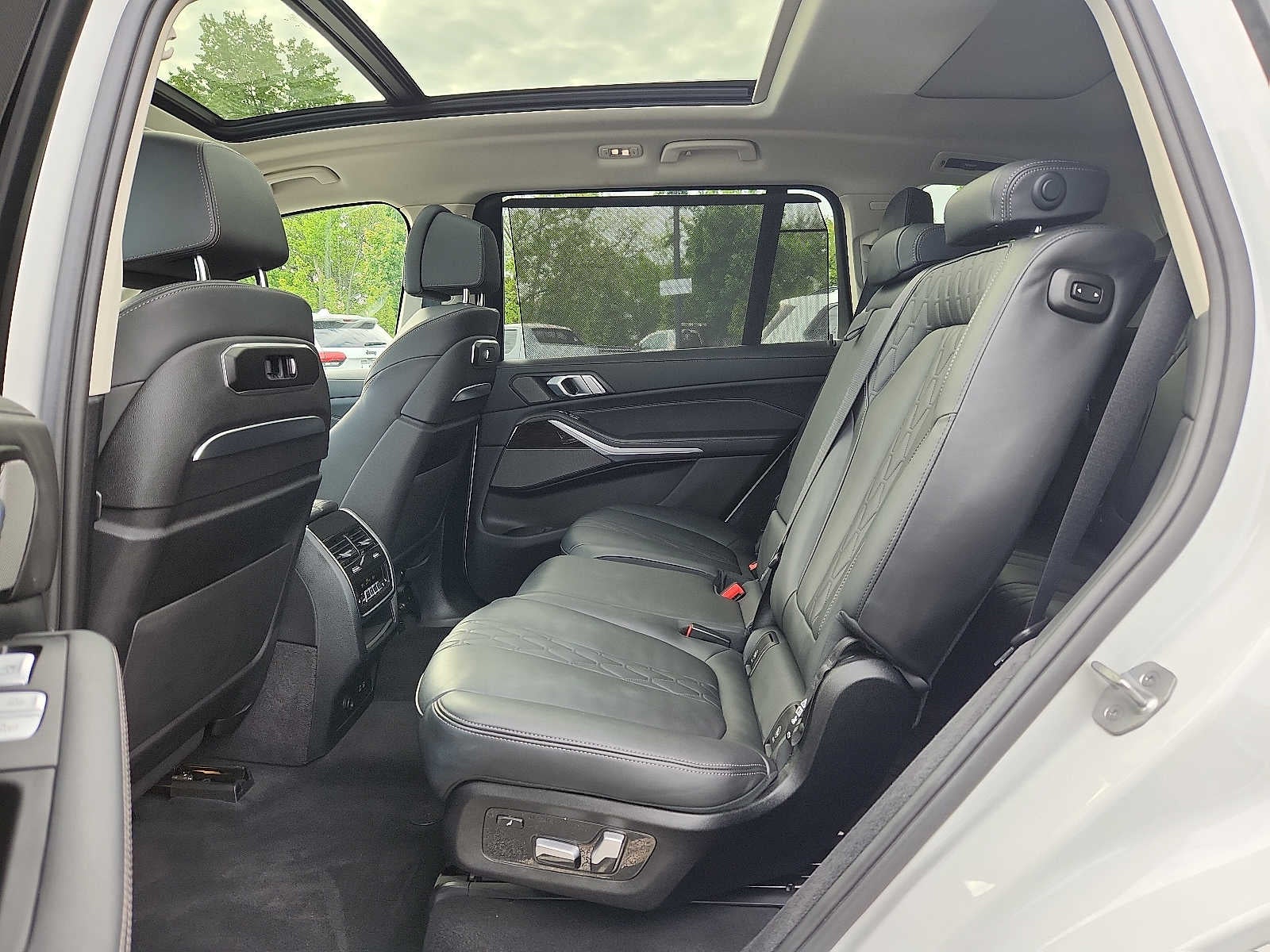 2024 BMW X7 xDrive40i Sports Activity Vehicle