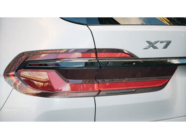 2027 BMW X7 xDrive40i Sports Activity Vehicle