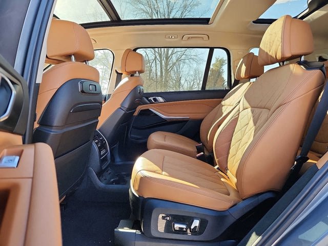 2023 BMW X7 xDrive40i Sports Activity Vehicle