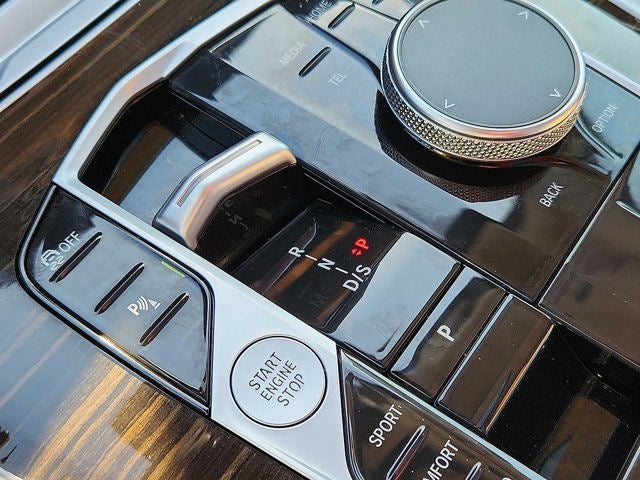 2023 BMW X7 xDrive40i Sports Activity Vehicle