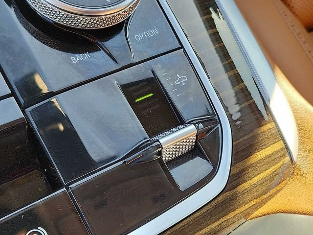 2023 BMW X7 xDrive40i Sports Activity Vehicle