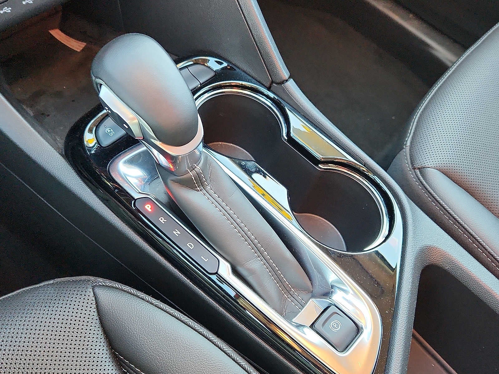 2024 Buick Encore GX FWD 4dr Sport Touring