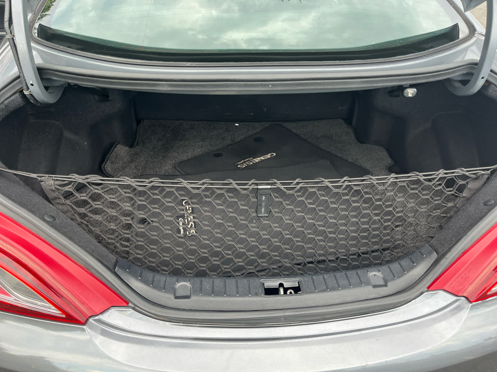 2014 Hyundai Genesis 2dr V6 3.8L Auto Ultimate