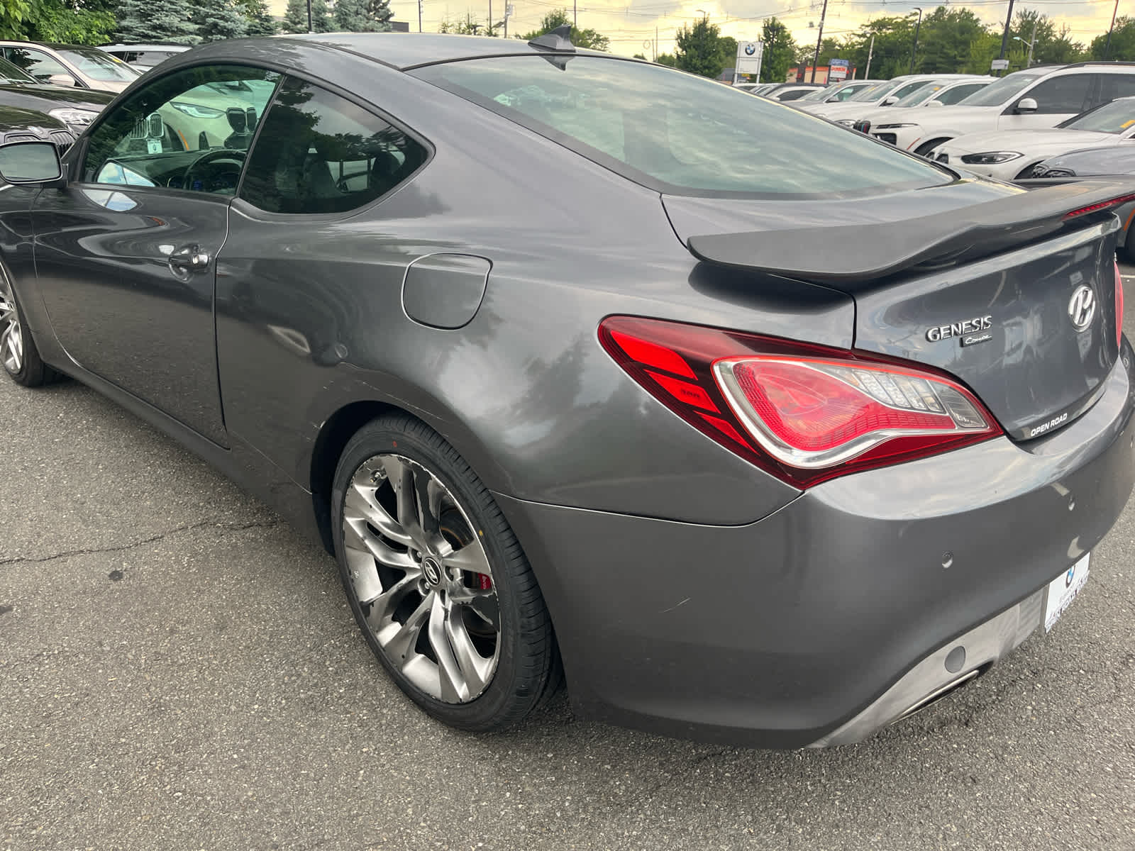 2014 Hyundai Genesis 2dr V6 3.8L Auto Ultimate