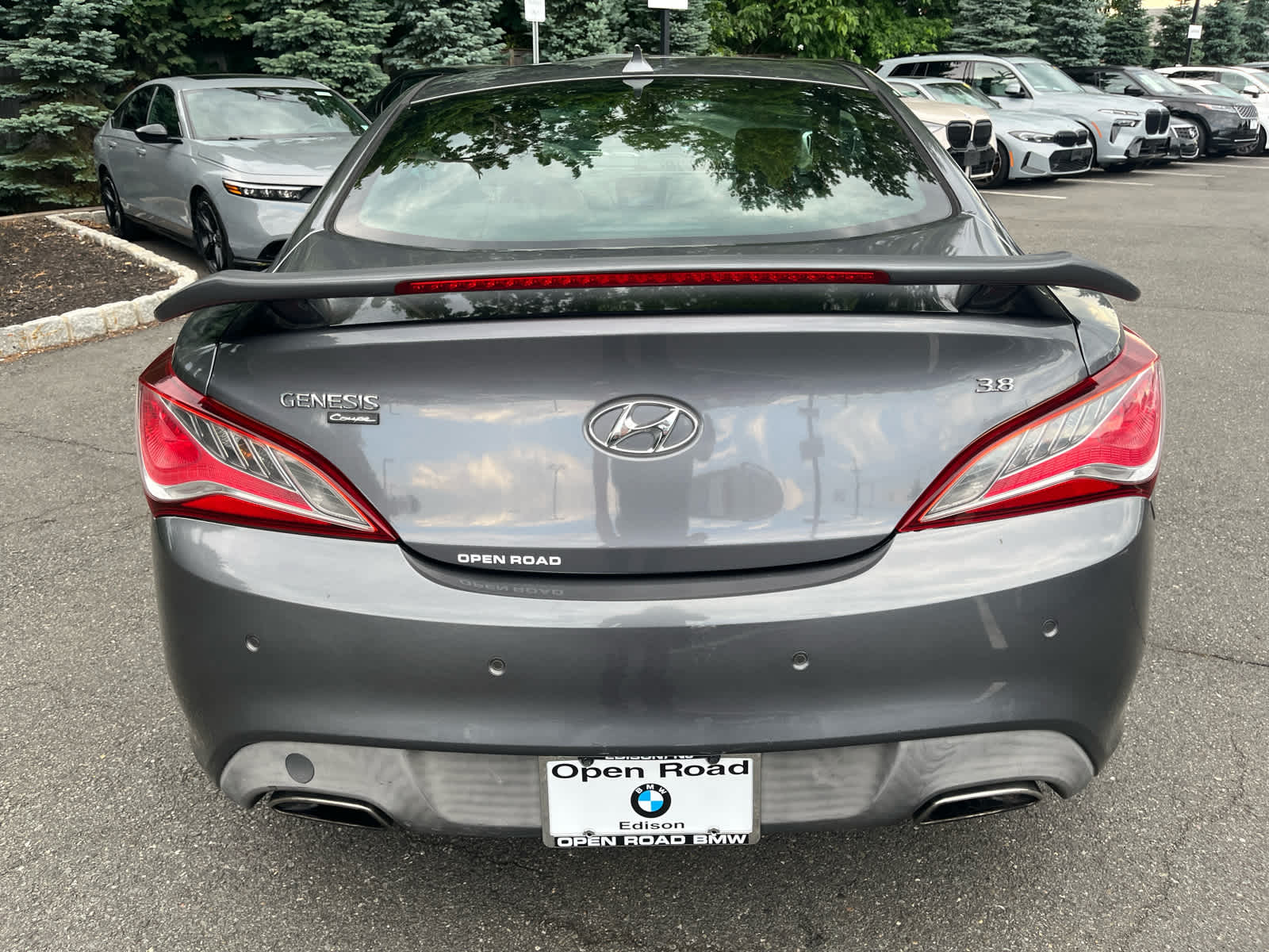 2014 Hyundai Genesis 2dr V6 3.8L Auto Ultimate