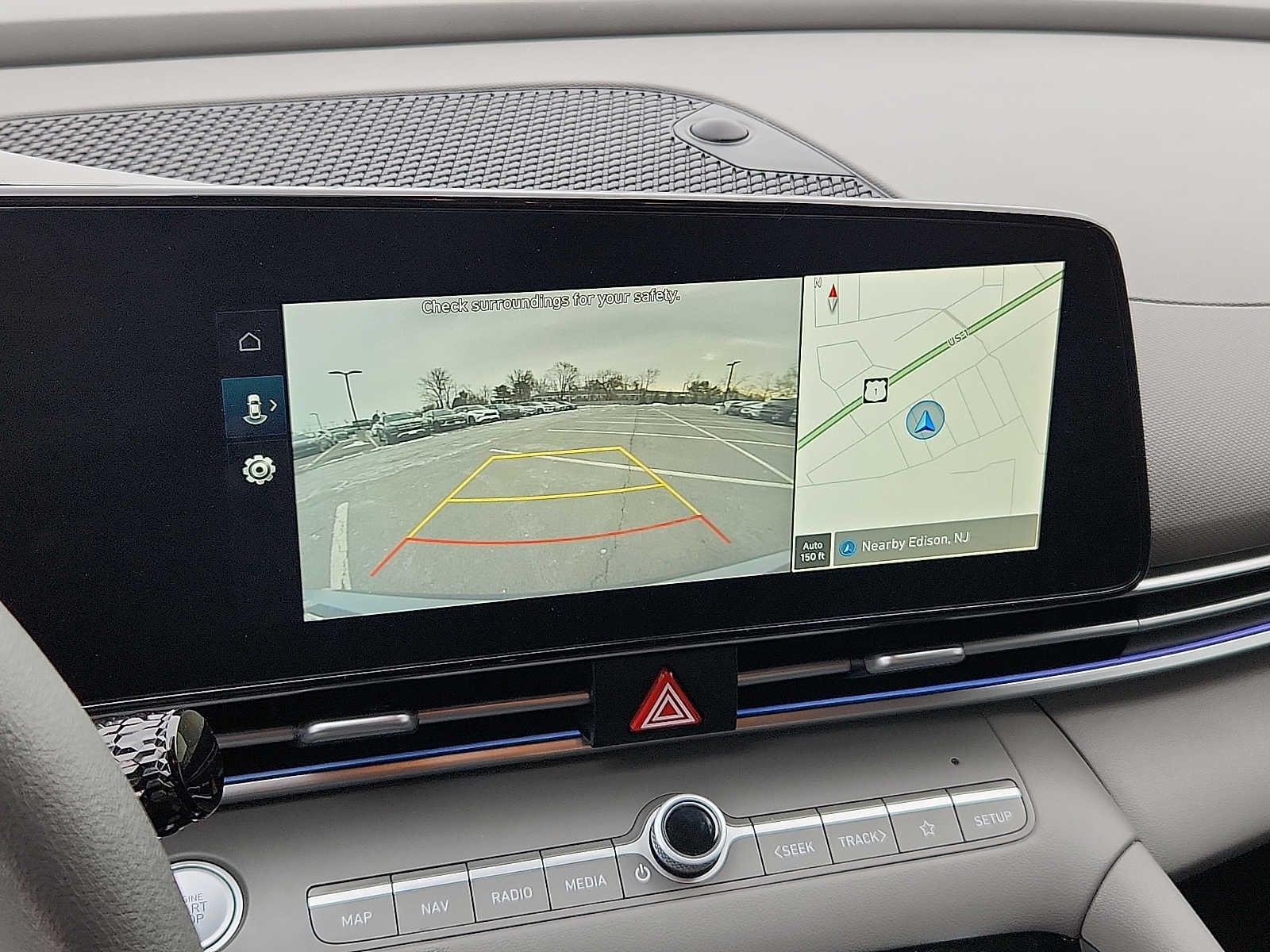 2024 Hyundai Elantra SEL IVT