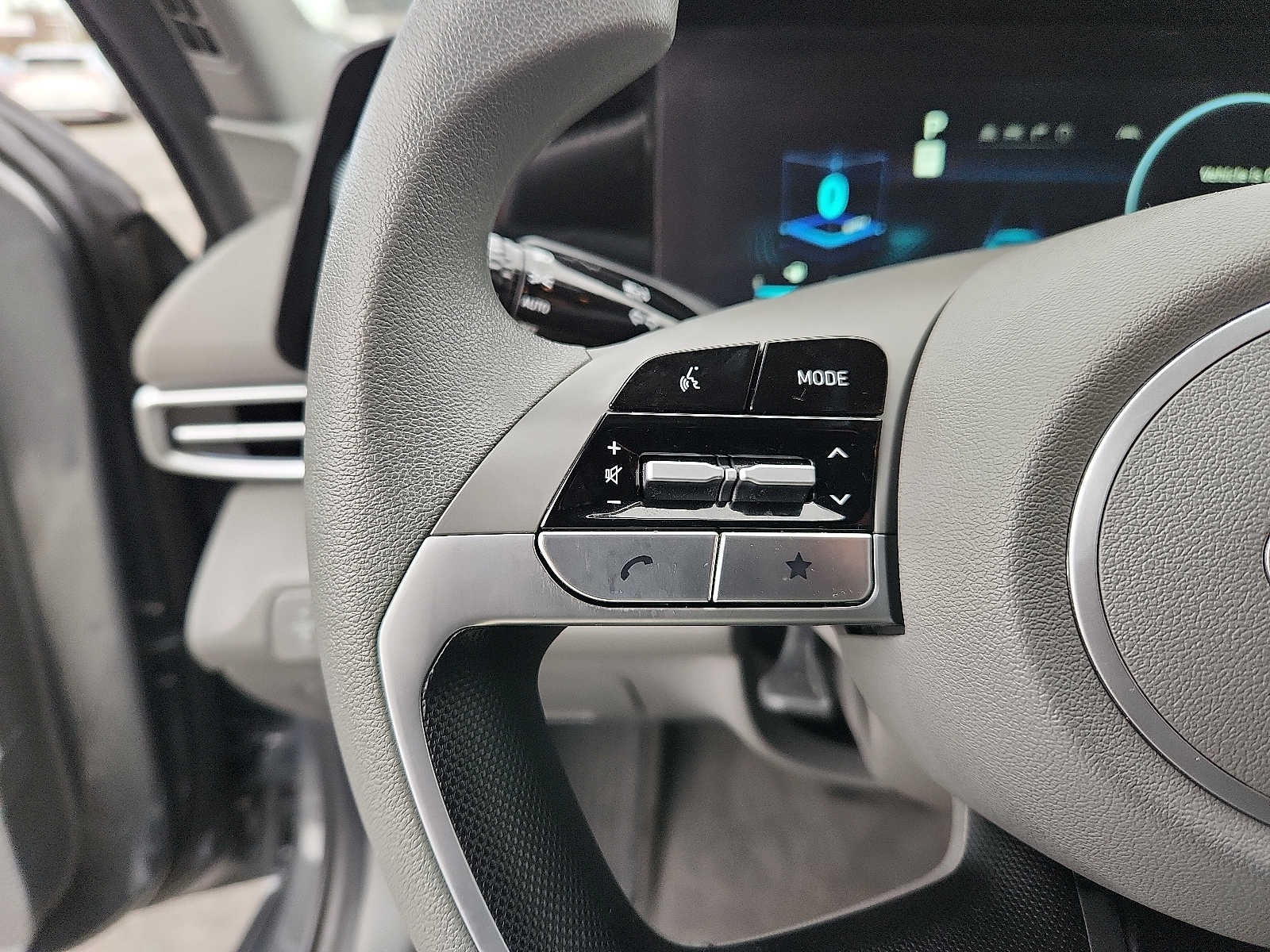 2024 Hyundai Elantra SEL IVT