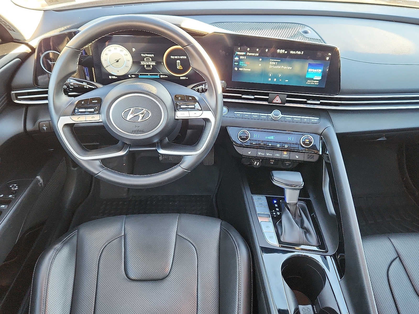 2023 Hyundai Elantra Limited IVT