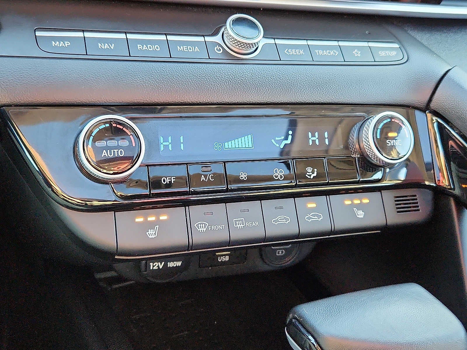 2023 Hyundai Elantra Limited IVT