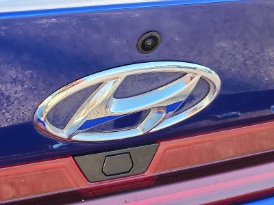 2023 Hyundai Elantra Limited IVT