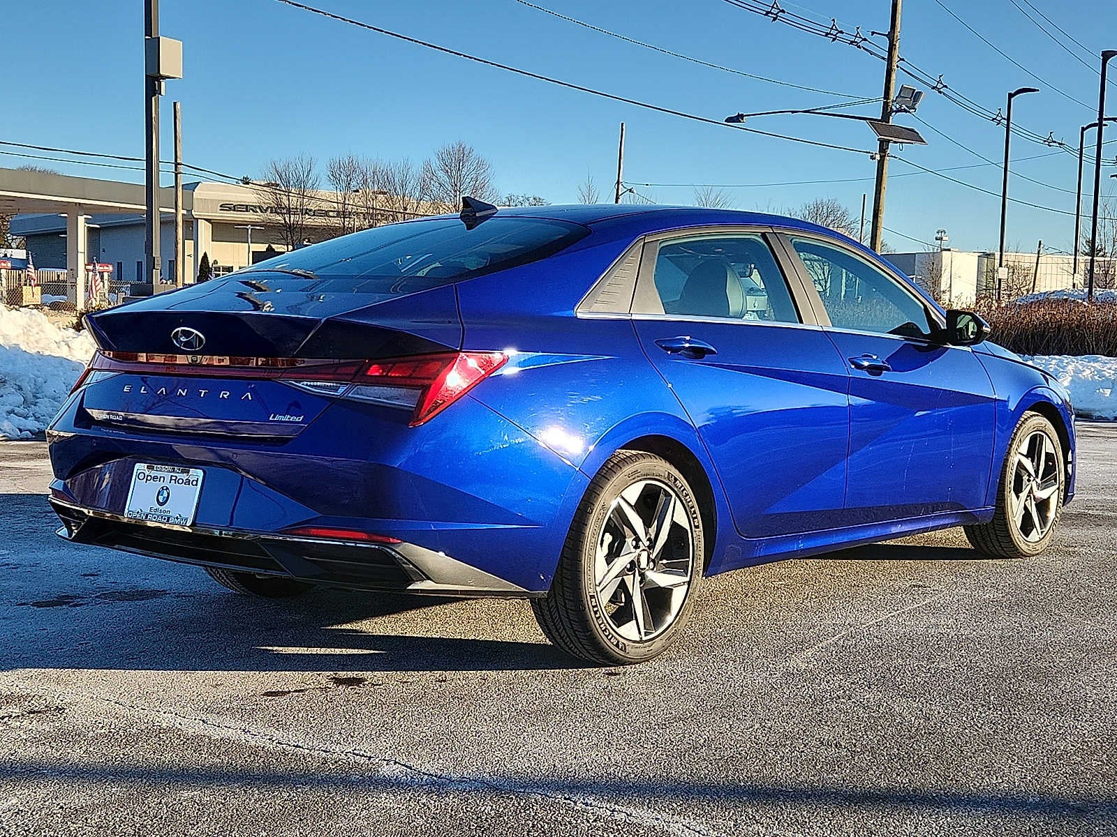 2023 Hyundai Elantra Limited IVT