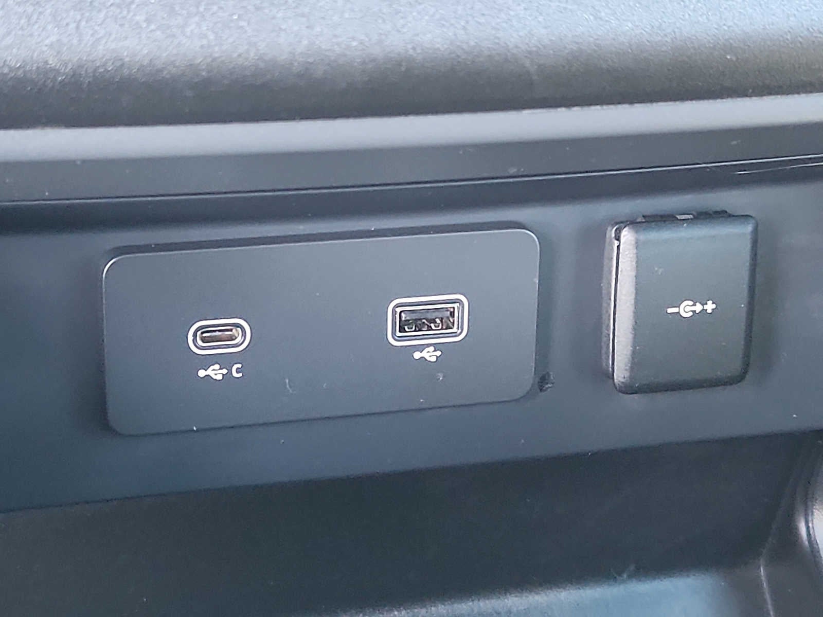 2023 Land Rover Defender 110 X-Dynamic SE AWD